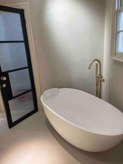 Luxury Georgian Apartment - 5 Minute Walk To Spa Bath Exteriér fotografie